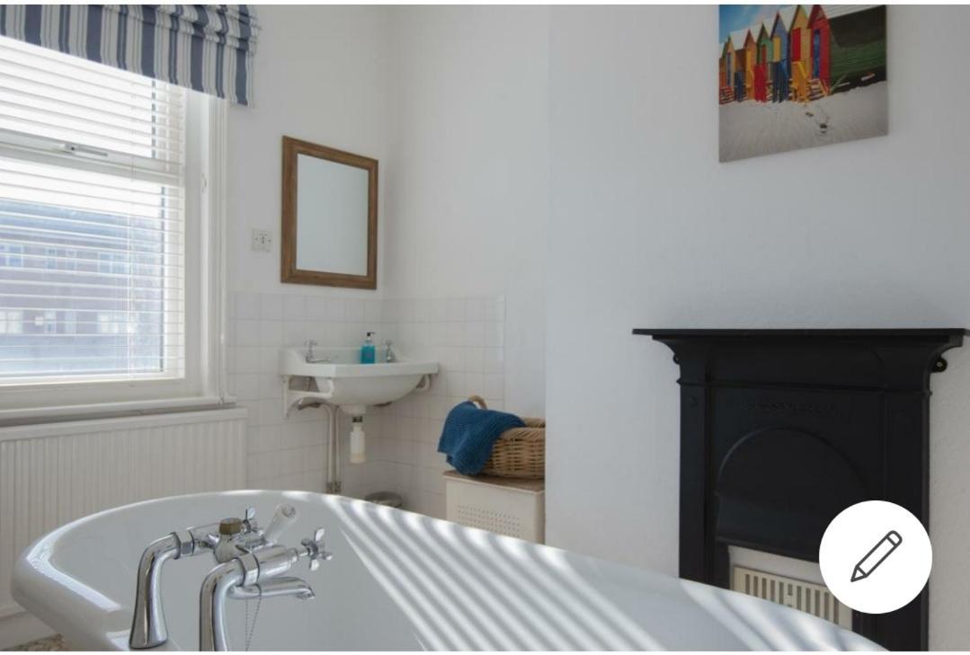 Bed and Breakfast Coastal Chic Bexhill-on-Sea Екстер'єр фото
